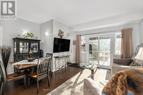 I - 362 Wood Acres Grove, Ottawa, ON - Indoor Photo Showing Living Room