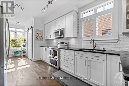 27 Bergeron Street, Ottawa, ON - Indoor Photo Showing Kitchen With Upgraded Kitchen