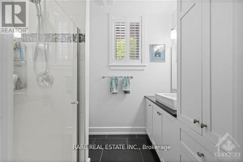 27 Bergeron Street, Ottawa, ON - Indoor Photo Showing Bathroom