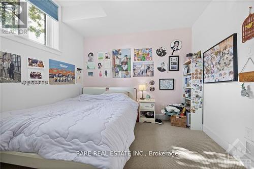 27 Bergeron Street, Ottawa, ON - Indoor Photo Showing Bedroom