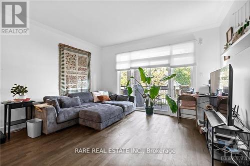 27 Bergeron Street, Ottawa, ON - Indoor Photo Showing Living Room