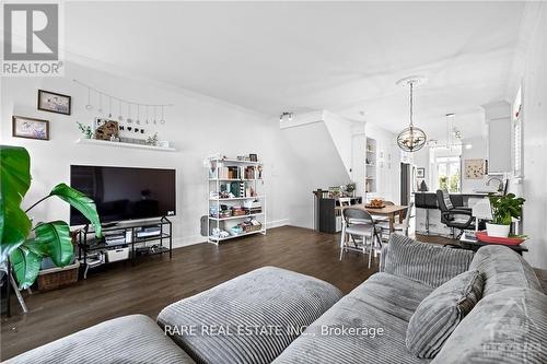 27 Bergeron Street, Ottawa, ON - Indoor Photo Showing Living Room