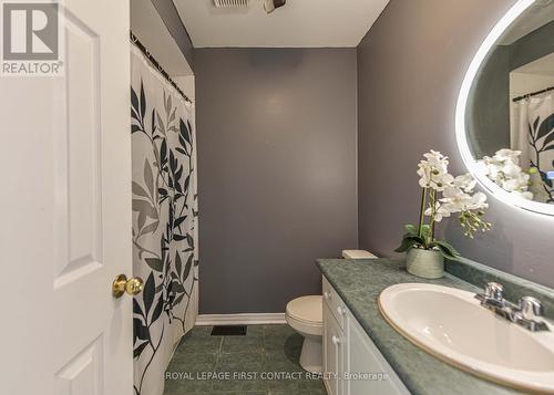 1913 Emerald Court, Innisfil, ON - Indoor Photo Showing Bathroom