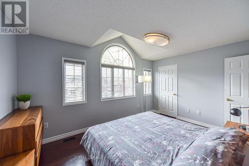 1913 Emerald Court, Innisfil, ON - Indoor Photo Showing Bedroom