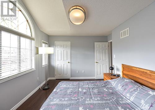 1913 Emerald Court, Innisfil, ON - Indoor Photo Showing Bedroom