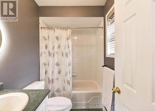 1913 Emerald Court, Innisfil, ON - Indoor Photo Showing Bathroom