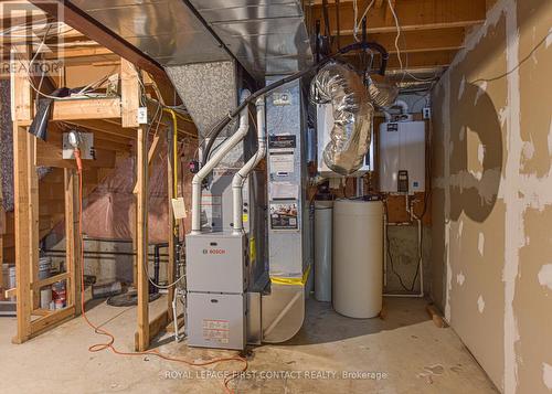 1913 Emerald Court, Innisfil, ON - Indoor Photo Showing Basement