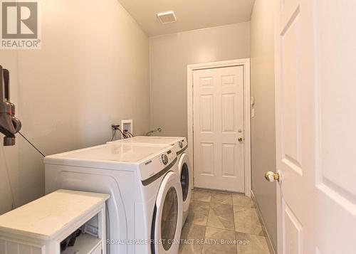 1913 Emerald Court, Innisfil, ON - Indoor Photo Showing Laundry Room