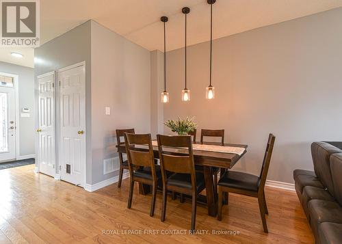 1913 Emerald Court, Innisfil, ON - Indoor Photo Showing Dining Room