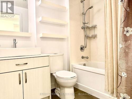 614 - 9205 Yonge Street, Richmond Hill, ON - Indoor Photo Showing Bathroom