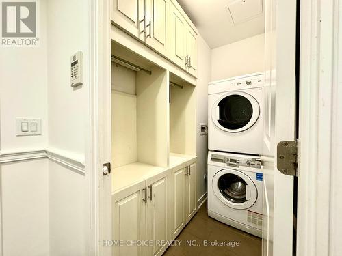 614 - 9205 Yonge Street, Richmond Hill, ON - Indoor Photo Showing Laundry Room