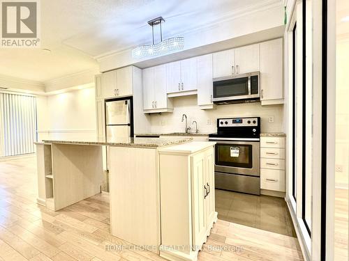 614 - 9205 Yonge Street, Richmond Hill, ON - Indoor Photo Showing Kitchen