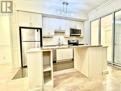 614 - 9205 Yonge Street, Richmond Hill, ON - Indoor Photo Showing Kitchen