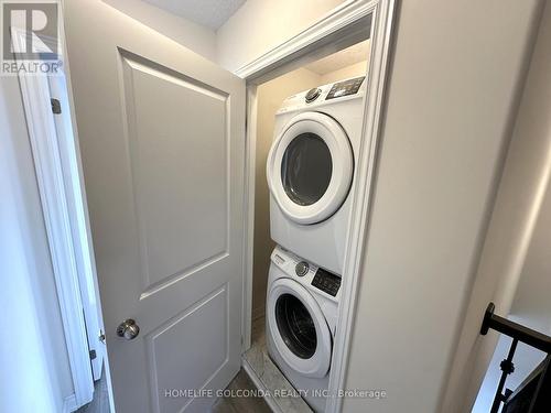 25 - 1 Leggott Avenue, Barrie, ON - Indoor Photo Showing Laundry Room