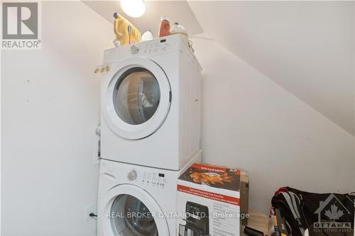 148 Urbancrest, Ottawa, ON - Indoor Photo Showing Laundry Room