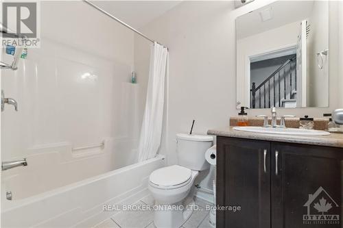 148 Urbancrest, Ottawa, ON - Indoor Photo Showing Bathroom