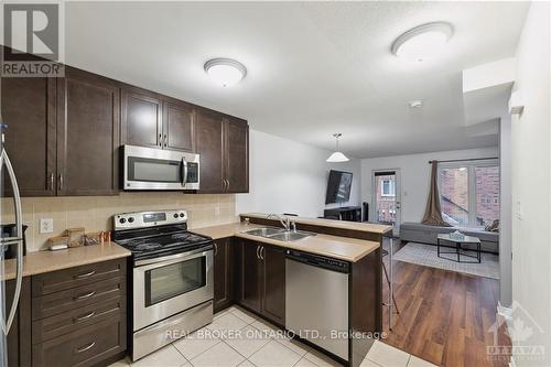 148 Urbancrest, Ottawa, ON - Indoor Photo Showing Kitchen With Stainless Steel Kitchen With Double Sink