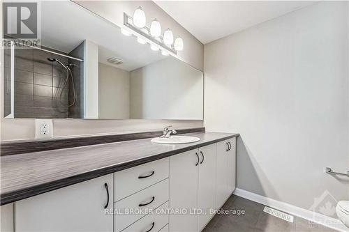 807 Sculpin Street, Ottawa, ON - Indoor Photo Showing Bathroom