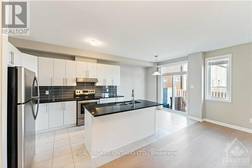 807 Sculpin Street, Ottawa, ON - Indoor Photo Showing Kitchen