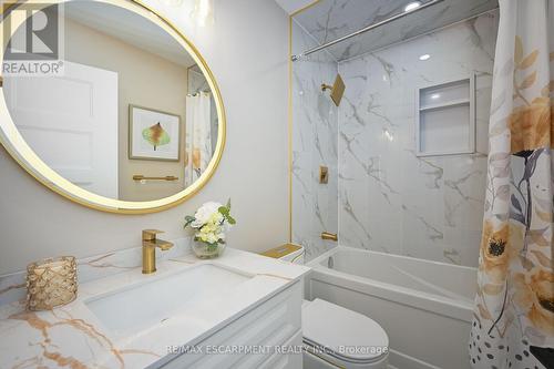 75 Randall Avenue, Hamilton, ON - Indoor Photo Showing Bathroom