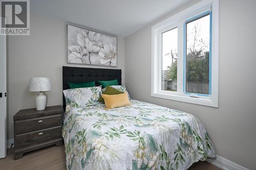 75 Randall Avenue, Hamilton, ON - Indoor Photo Showing Bedroom