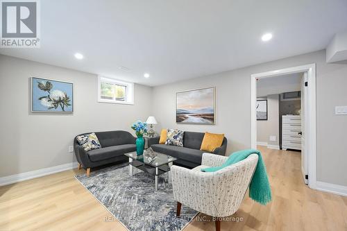 75 Randall Avenue, Hamilton, ON - Indoor Photo Showing Living Room