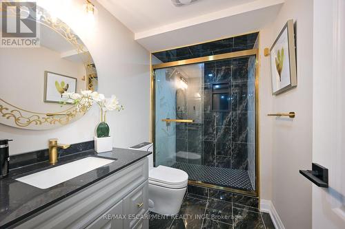 75 Randall Avenue, Hamilton, ON - Indoor Photo Showing Bathroom