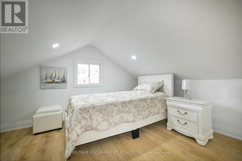 75 Randall Avenue, Hamilton, ON - Indoor Photo Showing Bedroom