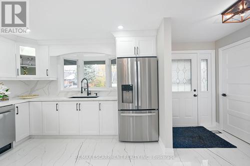 75 Randall Avenue, Hamilton, ON - Indoor Photo Showing Kitchen