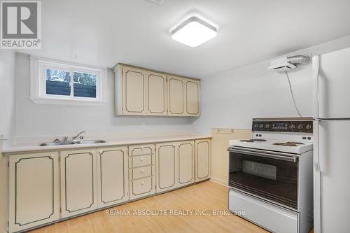 545 Neighbourhood Way, Ottawa, ON - Indoor Photo Showing Kitchen With Double Sink