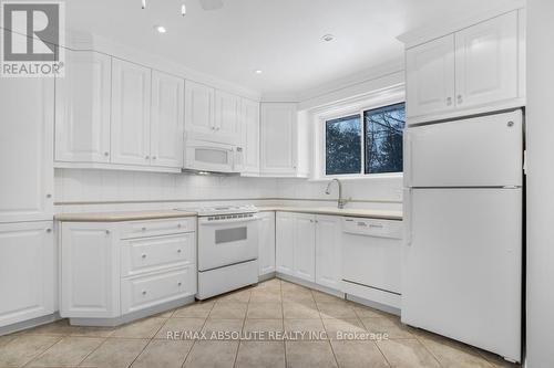 545 Neighbourhood Way, Ottawa, ON - Indoor Photo Showing Kitchen