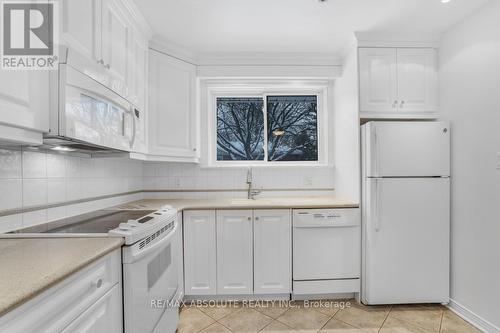 545 Neighbourhood Way, Ottawa, ON - Indoor Photo Showing Kitchen