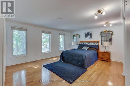 12 Somerset Crescent, London, ON - Indoor Photo Showing Bedroom