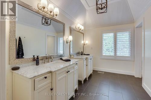 12 Somerset Crescent, London, ON - Indoor Photo Showing Bathroom