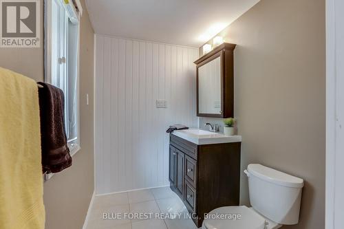 12 Somerset Crescent, London, ON - Indoor Photo Showing Bathroom