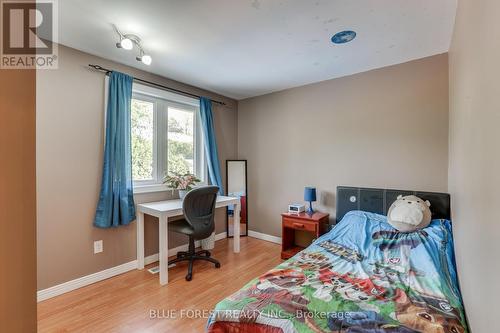 12 Somerset Crescent, London, ON - Indoor Photo Showing Bedroom