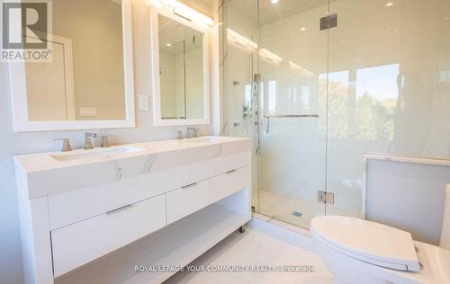 380 Roehampton Avenue, Toronto, ON - Indoor Photo Showing Bathroom