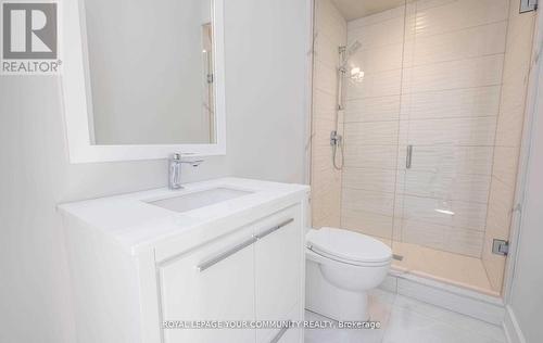 380 Roehampton Avenue, Toronto, ON - Indoor Photo Showing Bathroom