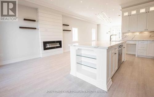 380 Roehampton Avenue, Toronto, ON - Indoor Photo Showing Kitchen