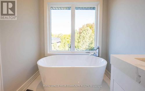 380 Roehampton Avenue, Toronto, ON - Indoor Photo Showing Bathroom