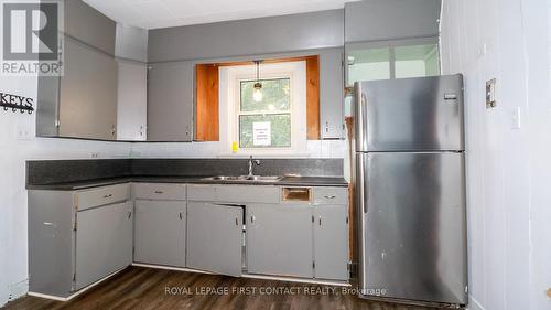 301 Fourth Street, Midland, ON - Indoor Photo Showing Kitchen With Double Sink