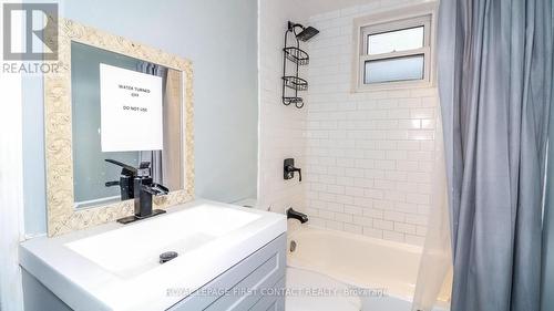 301 Fourth Street, Midland, ON - Indoor Photo Showing Bathroom