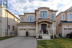 110 AVANTI CRESCENT  Hamilton, ON L8B 1W8