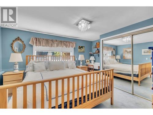 3164 Fairmont Road, North Vancouver, BC - Indoor Photo Showing Bedroom