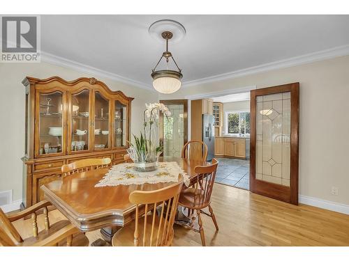 3164 Fairmont Road, North Vancouver, BC - Indoor Photo Showing Dining Room