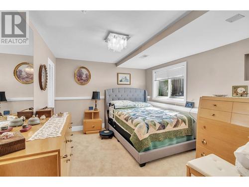 3164 Fairmont Road, North Vancouver, BC - Indoor Photo Showing Bedroom