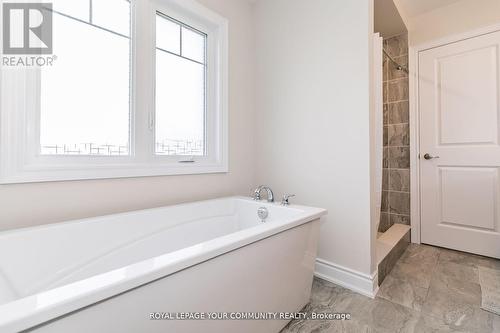 27 Lorne Thomas Place, New Tecumseth, ON - Indoor Photo Showing Bathroom