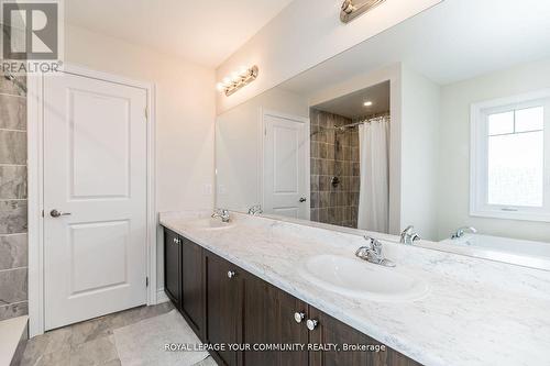 27 Lorne Thomas Place, New Tecumseth, ON - Indoor Photo Showing Bathroom