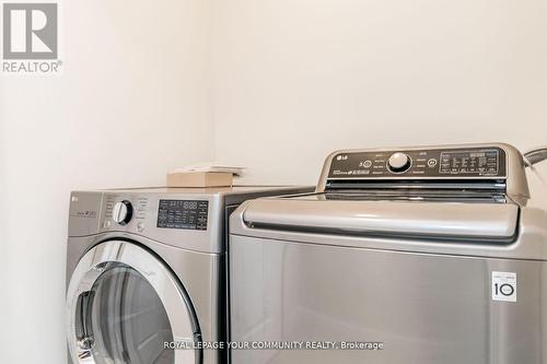 27 Lorne Thomas Place, New Tecumseth, ON - Indoor Photo Showing Laundry Room