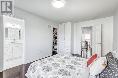 93 Revelstoke Crescent, Richmond Hill, ON - Indoor Photo Showing Bedroom